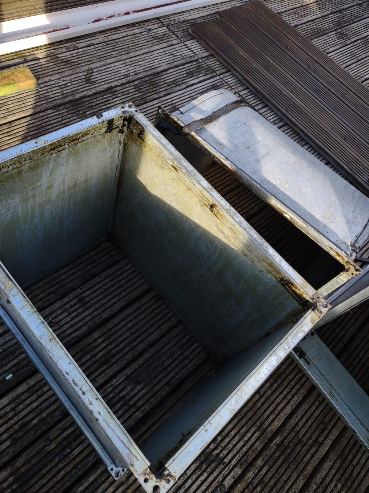 Kitchen Canopy Cleaning, Extractor Fan & Duct Extraction Cleaning in