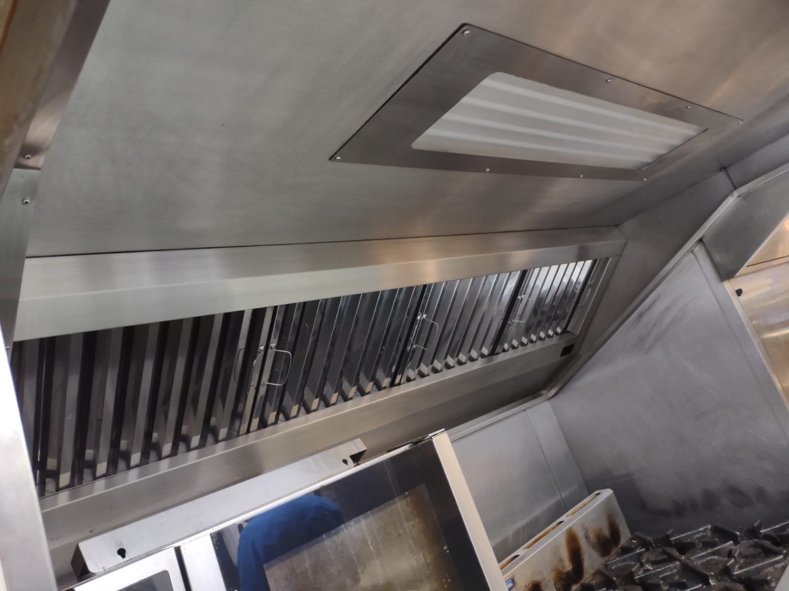 Kitchen Canopy Cleaning, Extractor Fan & Duct Extraction Cleaning in