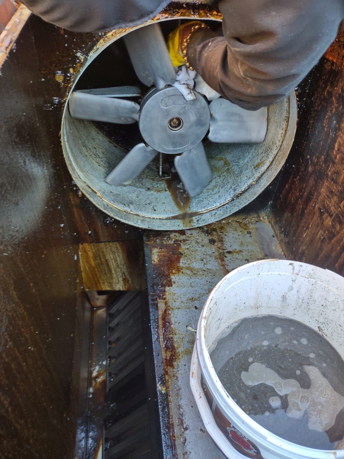 Kitchen Canopy Cleaning, Extractor Fan & Duct Extraction Cleaning in