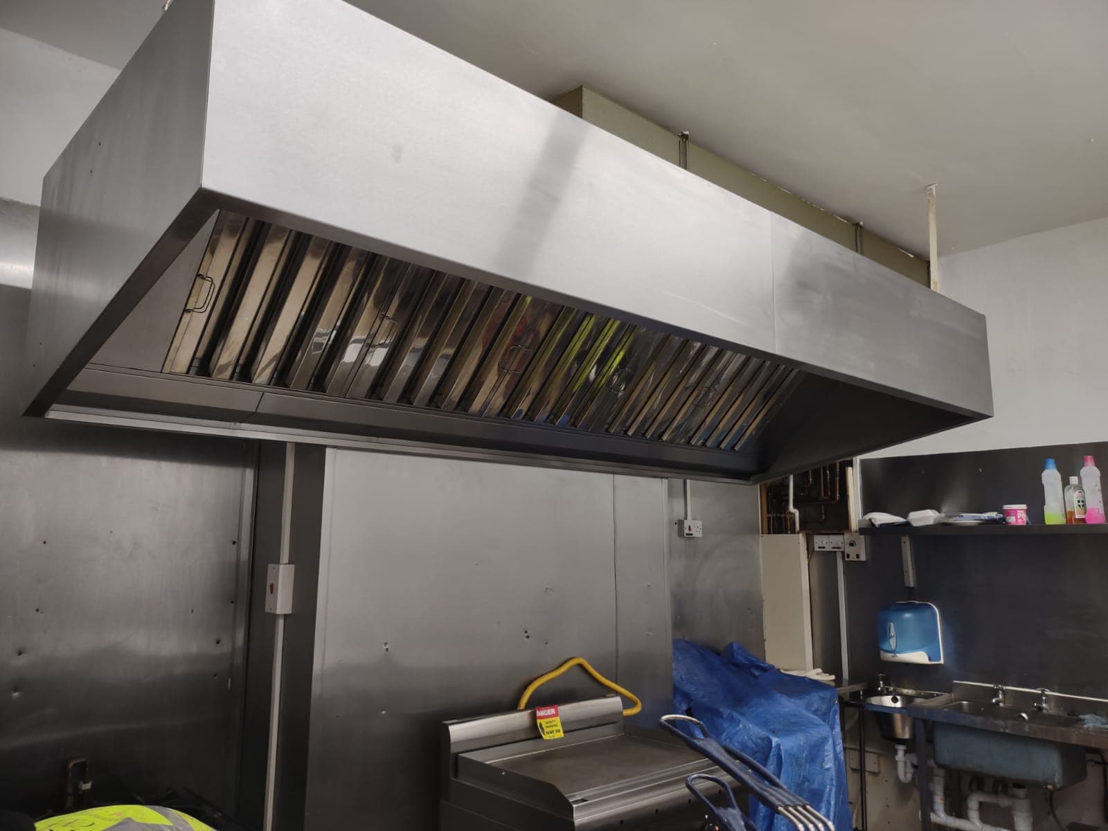Kitchen Canopy Cleaning, Extractor Fan & Duct Extraction Cleaning in